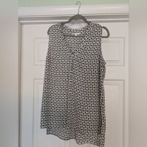 DR2 Monochrome Sleeveless Blouse